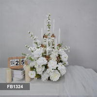 Vente en gros de mini boules de fleurs artificielles en soie blanches de 30 cm, petites et hautes, pour centre de table floral, pour mariage et banquet