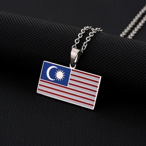 สร้อยคอสแตนเลสเคลือบเงาขายส่งจากมาเลเซีย สร้อยคอทอง 18K พร้อมจี้รูปธงชาติเมืองมาเลเซีย - Product Image 5