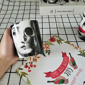 Vaso Contenitore in <span class=keywords><strong>Ceramica</strong></span> Italiano Clever Wind con Stampa Volto Umano, Cilindrico Creativo, Portacandele per Aromaterapia, Contenitore per Gioielli - Product Image 1