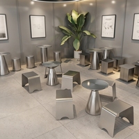Ensemble table et chaises de style industriel nordique en acier inoxydable Yeehon pour bistrot, bar et salon d'hôtel