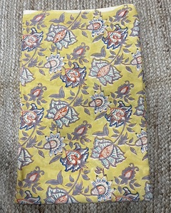 Tela de Algodón Indio Estampada a Mano con Diseño Floral, Ligera, 110 GSM, para Textiles del Hogar, Vestidos, Bolsos, Cortinas y Fundas - Product Image 1