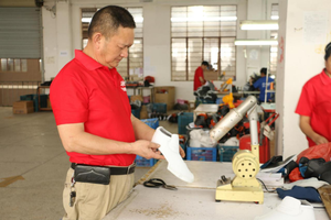 Fabricante fábrica zapatos de seguridad personalizados para los hombres botas de punta de acero de cuero antideslizante impermeable resistente a puñaladas S3 al por mayor - Product Image 6