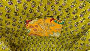 Sac fourre-tout réversible en coton matelassé à imprimé floral, sac à bandoulière pour voyages et shopping, pour femmes - Product Image 2