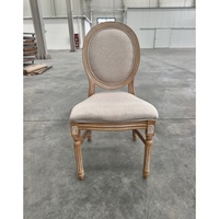 Chaise Louis XV de style français en résine avec texture bois, durable pour salon et appartement