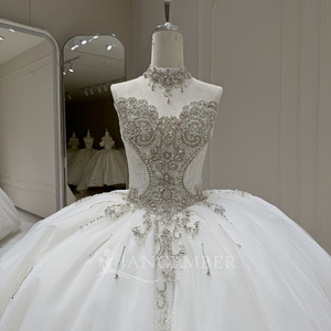 Robe de mariée princesse en tulle scintillant ornée de cristaux, sans bretelles, couleur ivoire, avec longue traîne, modèle Jancember - Product Image 6