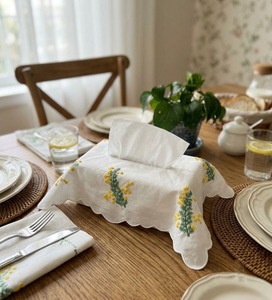 Boîte à mouchoirs rectangulaire en coton blanc 100% du Vietnam, broderie de jolies fleurs de mimosa, pour la décoration de la maison, de l'hôtel et de la voiture - Product Image 4