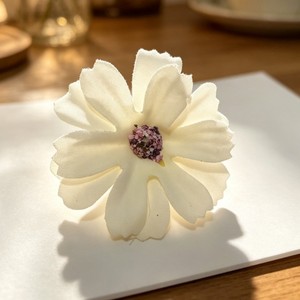 Fleurs artificielles en soie pour DIY, matériaux pour couronnes faites à la main, fleurs à six pétales, décorations de mariage, fleurs pour coiffes d'opéra - Product Image 2