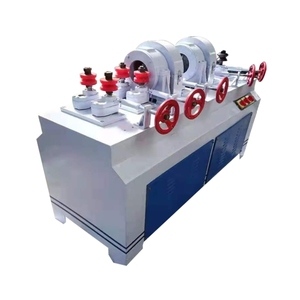 Machine automatique de ponçage du bois pour la fabrication de manches de balai en bois, machine de fraisage de tiges rondes en bois avec composant moteur central - Product Image 2