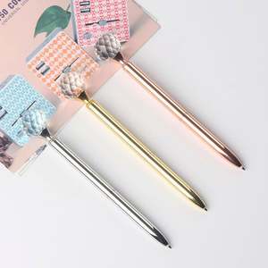 Commercio all'ingrosso 1.0mm Premium penna a sfera di fabbrica in metallo diamante rosa oro <span class=keywords><strong>grande</strong></span> diamante trasparente 1.0mm larghezza di <span class=keywords><strong>scrittura</strong></span> - Product Image 3