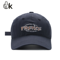 Gorra Trucker de Moda 2025 con Parche de Goma Bordado Personalizado, Visera Curva Ancha, 6 Paneles, Gorra Tipo Dad con Correa de Cordón y Logotipo Personalizado