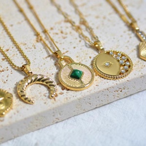 Accesorios de Joyería de Moda al por Mayor, Dijes de Acero Inoxidable con Múltiples Diseños para Collares y Pulseras, Dijes de Oro - Product Image 1