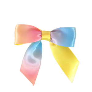 Lazo de Plástico Multicolor con Diseño de Arcoíris, Lazo Pre-atado Decorativo para Cajas de Regalo, Paquetes de Dulces y Decoración de Fiestas - Product Image 1
