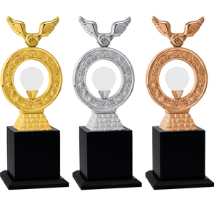 Trofeo Único de Metal Fundido a Presión con Forma de Diamante, Acabado en Oro Cromado, Diseño Moderno y Creativo Corporativo/Geométrico para Eventos Deportivos - Product Image 1