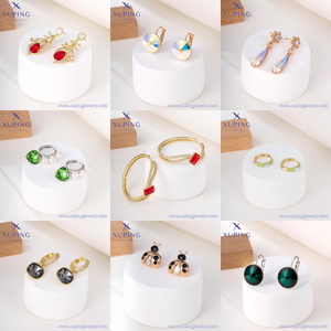 XUPING Joyería Venta al por Mayor 2025 <span class=keywords><strong>CoCreate</strong></span> Éxito de Ventas Aretes de Aro Huggie Bañados en Oro con Colgante de Cobre para Mujer - Product Image 6