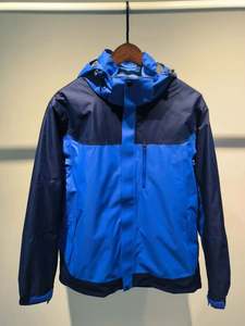 Veste en polyester imperméable et coupe-vent personnalisée avec impression personnalisée, doublure intérieure chaude, veste softshell pour homme, idéale pour l'escalade - Product Image 4