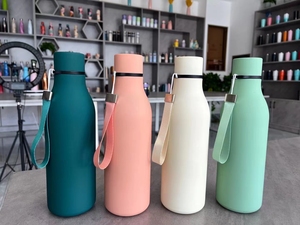 Botella de Agua Deportiva de 550 ml con Logotipo Personalizado, Botella Térmica de Acero Inoxidable con Recubrimiento de Goma, Termo Metálico - Product Image 6