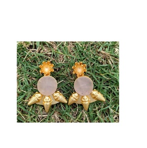 ต่างหูโลหะสำหรับผู้หญิงดีไซน์คลาสสิกสินค้าออกใหม่ - Product Image 1