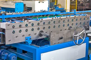 Linea di produzione di condotti HVAC V macchina per tubi quadrati