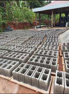 Macchinario Semi-Automatico per la Produzione di Blocchi Forati e Mattoni - Product Image 4