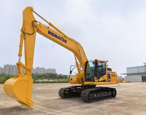 Excavadora de cadenas Komatsu PC240 usada, 22 toneladas, motor Cummins, pocas horas de trabajo, para construcción y movimiento de tierras. - Product Image 1