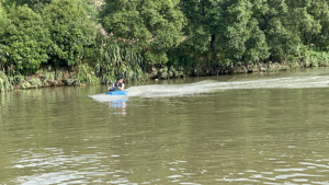 Mini <span class=keywords><strong>jet</strong></span> <span class=keywords><strong>ski</strong></span> électrique pour les sports <span class=keywords><strong>de</strong></span> loisirs, la pêche, les clubs nautiques et la dérive en rivière, fabriqué en fibre <span class=keywords><strong>de</strong></span> verre durable - Product Image 5