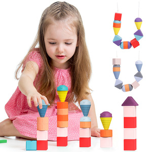 Jouet d'empilage éducatif Kean Baby avec cordon de serrage pour l'entraînement de la motricité fine et le développement de la concentration - Product Image 3