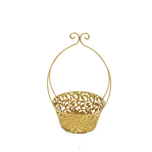 Artisanat en métal de style européen dans les contes de fées: <span class=keywords><strong>le</strong></span> <span class=keywords><strong>petit</strong></span> <span class=keywords><strong>chaperon</strong></span> <span class=keywords><strong>rouge</strong></span> tenant un panier de mariage en fer - Product Image 2