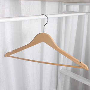 ไม้แขวนเสื้อพลาสติกกันลื่นลายไม้ ชุด 3 ชิ้น ลดราคา - Product Image 1