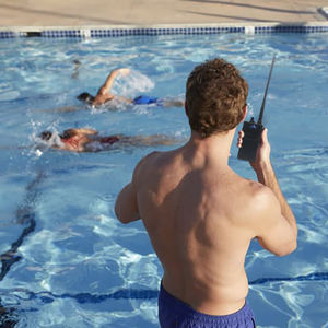 Swimtalk H900 Transmetteur FM <span class=keywords><strong>Coach</strong></span> Talkie Walkie sans fil Coaching de natation sous-marine en temps réel pour la <span class=keywords><strong>communication</strong></span> des sports nautiques - Product Image 4