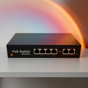 Switch PoE AI 4 ports 10/100 Mbps avec 2 ports Uplink, 4 ports BT60W, extension 250 m, QoS 1,6 Gbps pour caméra IP CCTV - Product Image 1