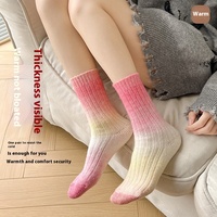 Chaussettes d'hiver en laine de mouton mérinos pour femmes, design personnalisé, chaussettes mi-hautes absorbant la transpiration, fil poilu, épaisseur mixte
