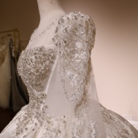 Robe de mariée de luxe grande taille 3705 avec fleurs perlées, manches longues, en satin, style princesse, pour soirée formelle