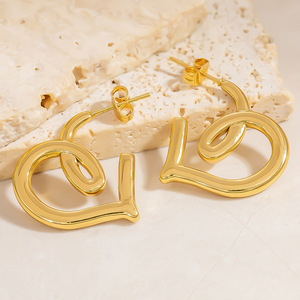 European American Style Gold Plated <b>Stud</b> Earrings Heart Shaped Geometry Fashion Jewelry Women's Gift Yiwu Origin EH11755 - Product Image 3