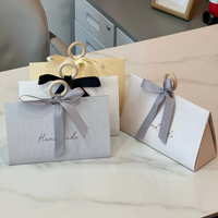 Sac cadeau créatif en carton épais avec poignée en bois et marquage à chaud, idéal pour bijoux, lunettes, souvenirs et cadeaux de mariage