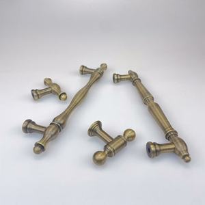 <span class=keywords><strong>Tiradores</strong></span> y pomos de latón macizo en acabado latón <span class=keywords><strong>envejecido</strong></span>, <span class=keywords><strong>dorado</strong></span> y bronce, con diseño de rejilla, para armarios, roperos, cómodas y cocina - Product Image 6