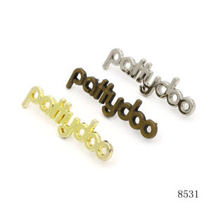 Etiqueta Metálica de Alta Calidad Chapada en Oro para Bolsos, Logotipo Personalizado con <span class=keywords><strong>Letras</strong></span> Metálicas y Pasadores - Product Image 2