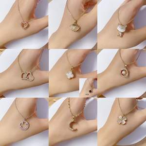 Microincrustaciones de cobre para mujer, colgante de cadena de clavícula popular de lujo, diseño pequeño y versátil de alta calidad - Product Image 6