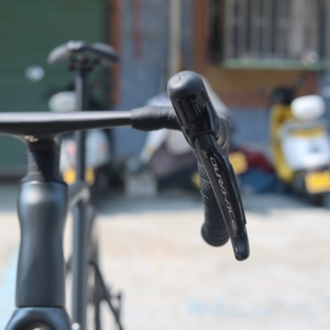Vélo de course sur route en fibre de carbone 7,2 kg Kozo, vente en gros directe d'usine, 700c, 24 vitesses, freins à disque hydrauliques Shimano Di2 Vortex2-Shi - Product Image 4