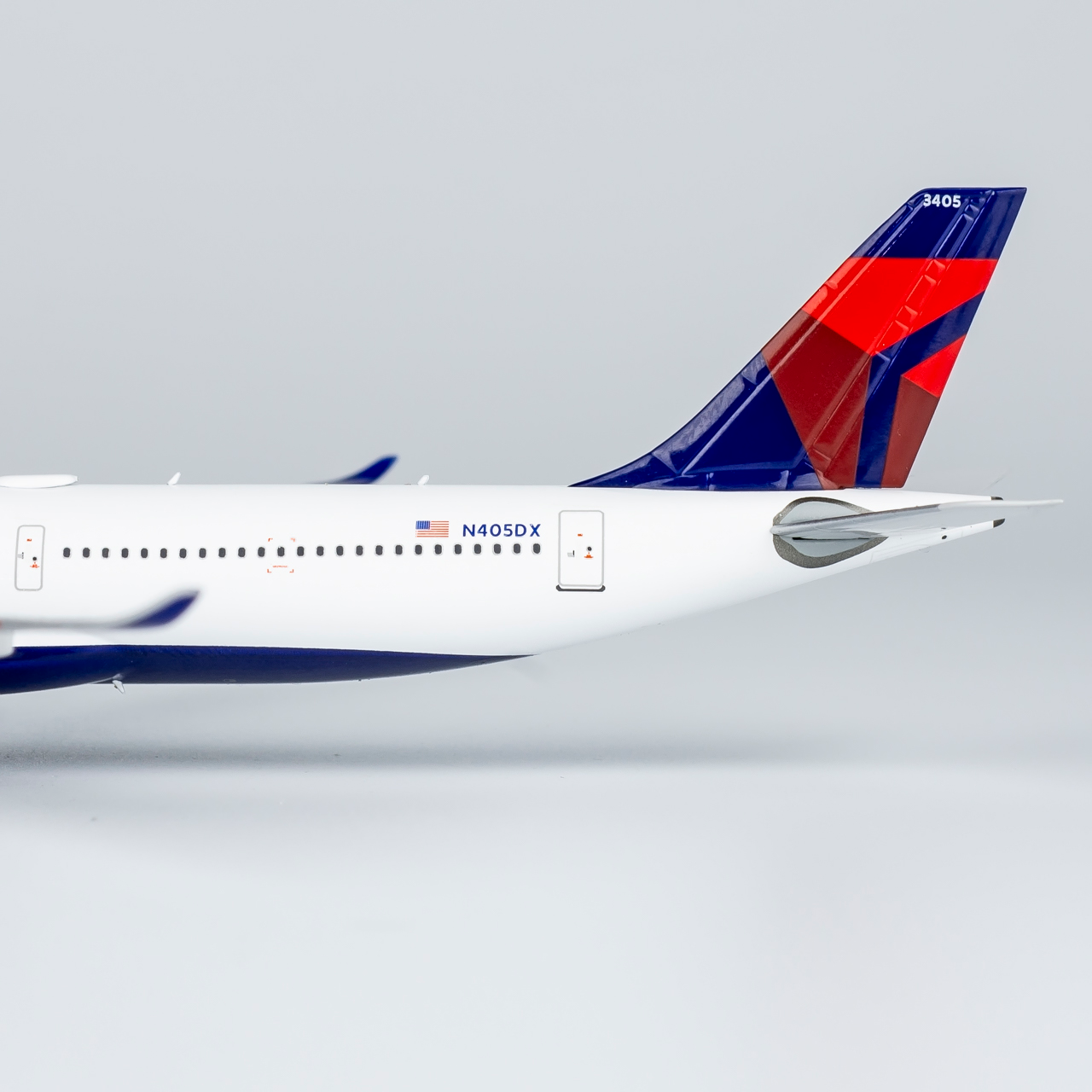 Bianco-A330-900-N405DX(68003)