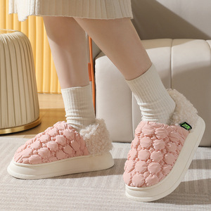 Chaussons d'intérieur chauds pour hommes et femmes en tissu d'hiver type <span class=keywords><strong>doudoune</strong></span> - Product Image 6