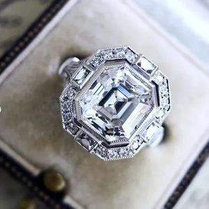 Anello in Cristallo Stile Vintage Reale per Donne, Elegante Accessorio per Abiti da Festa - Product Image 2