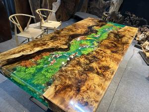 Table de conférence moderne en résine époxy transparente avec incrustation de poissons rouges 3D, plateau de table en noyer naturel - Product Image 6