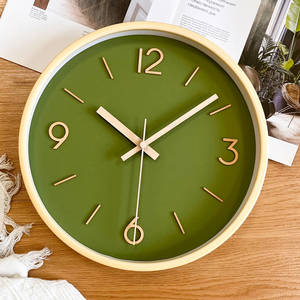 Horloge murale minimaliste pour la salle à manger, pour une maison au design épuré et clair, pour une esprit apaisé - Product Image 1