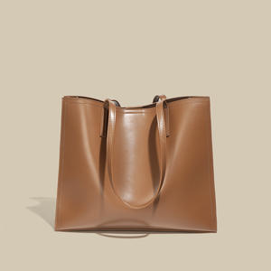 Sac fourre-tout en cuir véritable personnalisé, grande capacité, tendance, pour femmes, décontracté, pour le travail et les voyages - Product Image 1