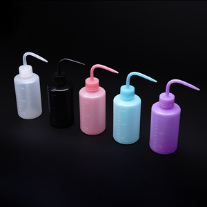 Botella de limpieza para extensiones de pestañas O'Kayme de 250 ml, de plástico reutilizable con boquilla curva para maquillaje y riego de plantas suculentas - Product Image 1