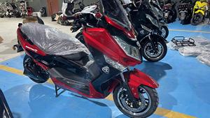 Motocicleta de Alta Velocidad con Diseño Moderno y Colorido, 3000W, 72V, 80-100ah, Disponible para Viajes Diarios, Scooters T9 - Product Image 5