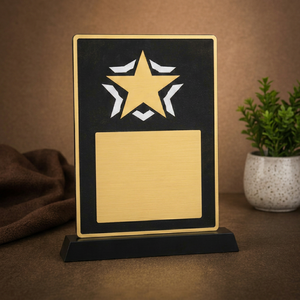 Trophée en bois gravé modèle 1140, design étoile, pour les sports et les jeux, pour événements - Product Image 1