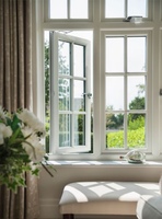 Ventana Moderna de Aluminio con Apertura Vertical, Vidrio Templado y Mosquitera Magnética para Hoteles y Villas