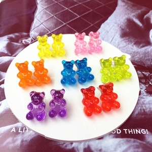 Nuevos pendientes de oso de goma de resina adorables al por mayor bonitos y delicados de alta calidad, bonitos pendientes de tuerca de oso de gelatina para niñas y niños, fiesta - Product Image 1