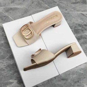 Sandales plates pour femmes en cuir véritable, style décontracté, bout carré, de haute qualité, pour l'été, pour la marche en plein air - Product Image 2